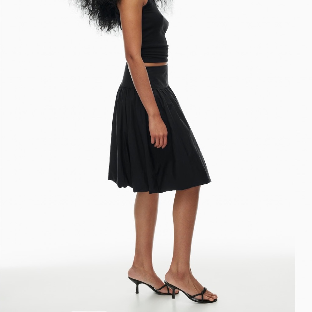 Aritzia droplet bubble skirt